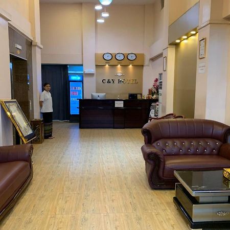 C & Y Hotel Янгон Екстериор снимка