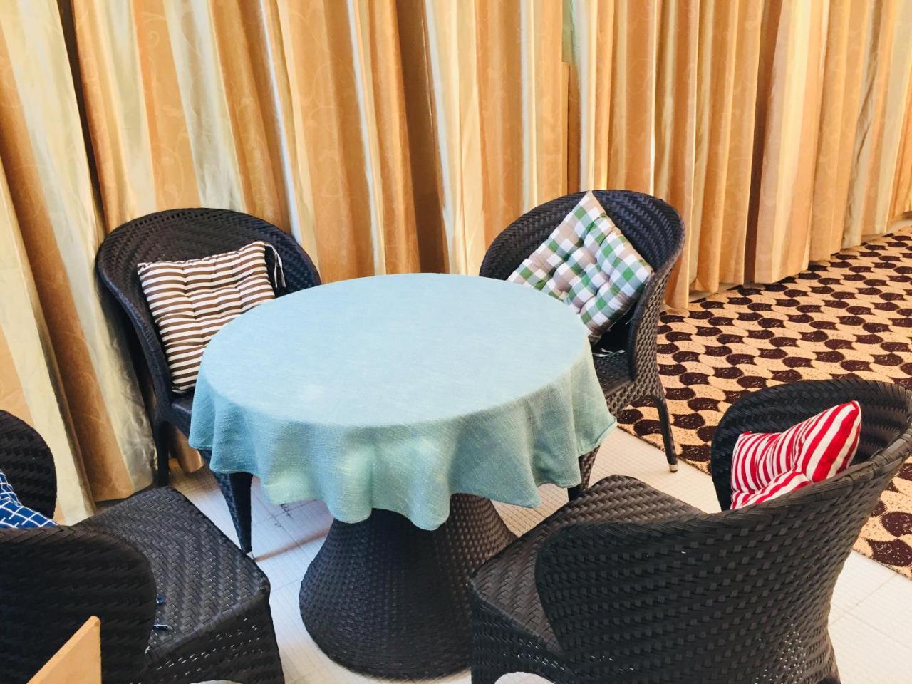 C & Y Hotel Янгон Екстериор снимка