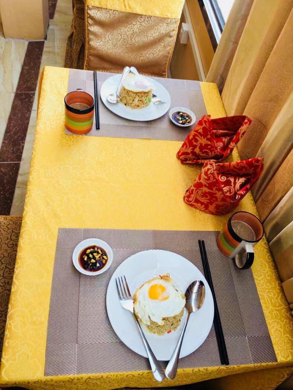 C & Y Hotel Янгон Екстериор снимка