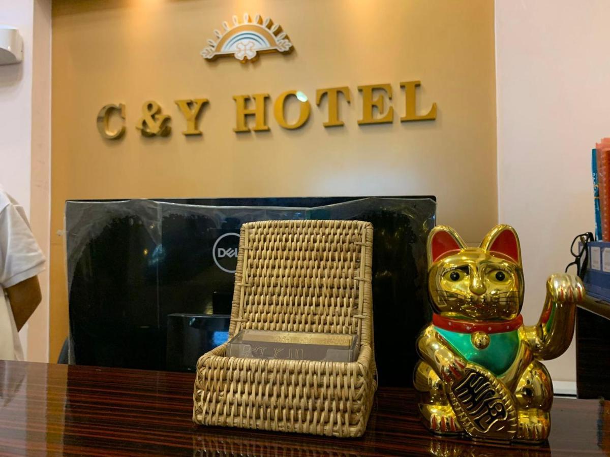 C & Y Hotel Янгон Екстериор снимка