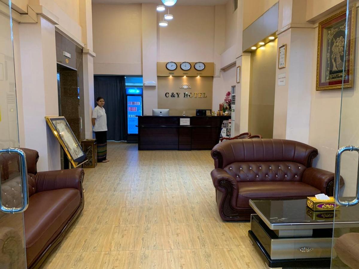 C & Y Hotel Янгон Екстериор снимка
