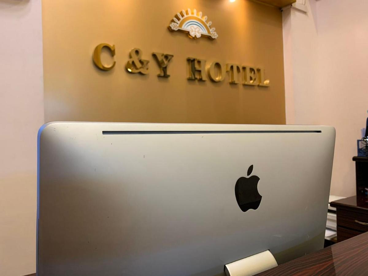 C & Y Hotel Янгон Екстериор снимка