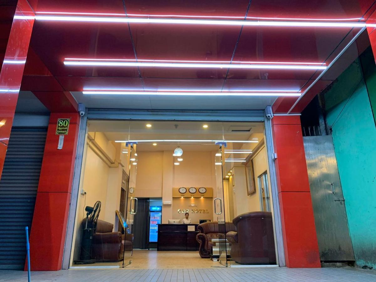 C & Y Hotel Янгон Екстериор снимка